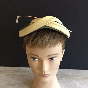 Vintage EUC Women’s Green Hat with S Aton Accent and “Feather” with Rhinestone